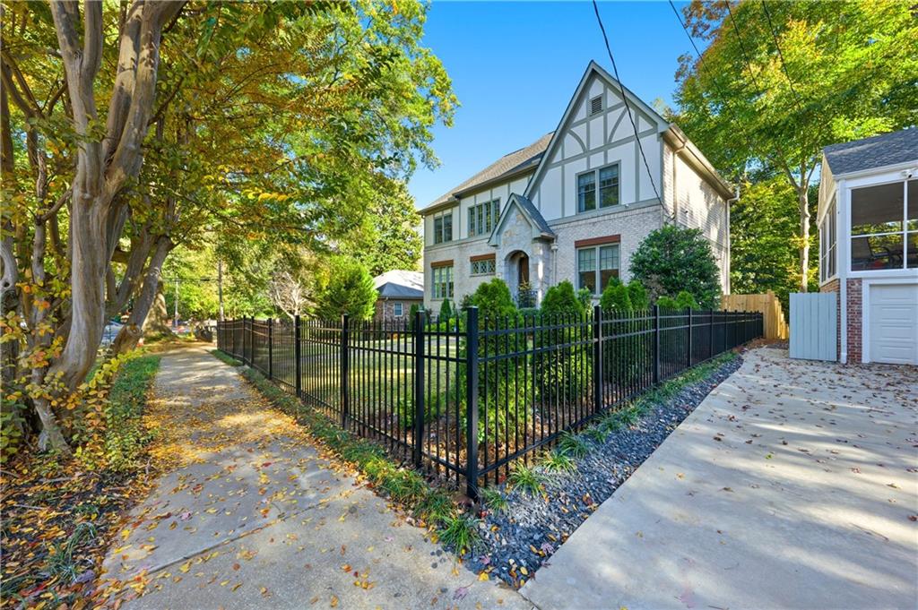 1295 Cumberland Road NE