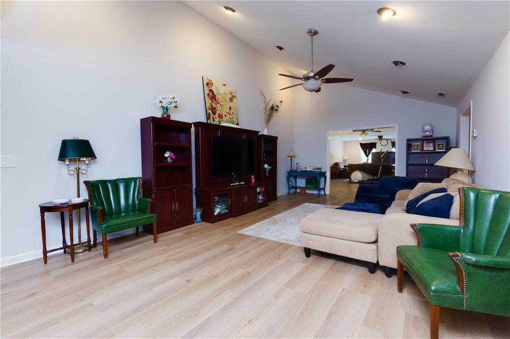 106 Lanyard Bend, Peachtree City, Georgia image 4