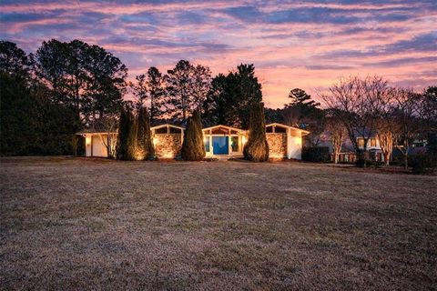 Homes For Sale - 1453 Wimbledon Drive<br/> Kennesaw, GA 30144