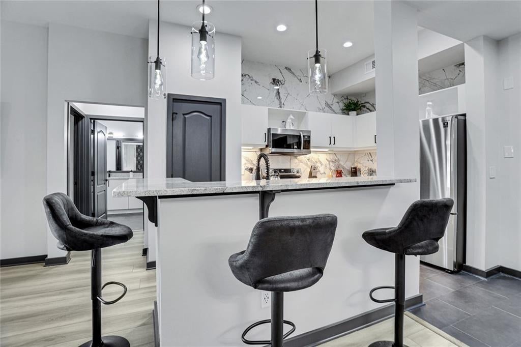 390 17th Street NW 6006