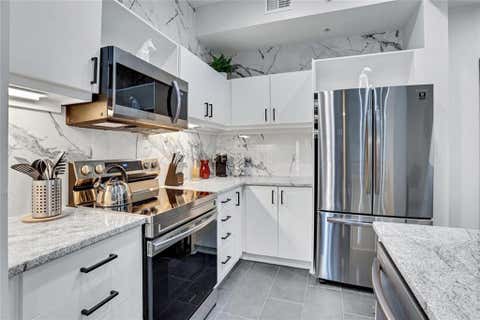 Condo For Sale - 390 17th Street #6006<br/> Fulton County, Atlanta, GA 30363