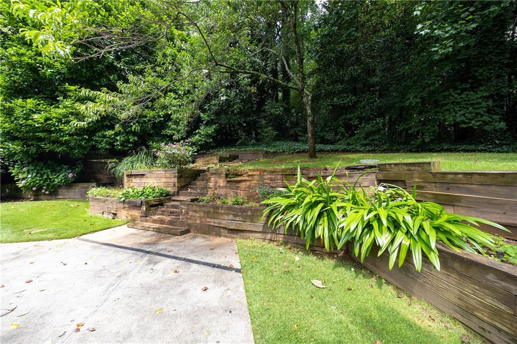 865 Old Creek Trail