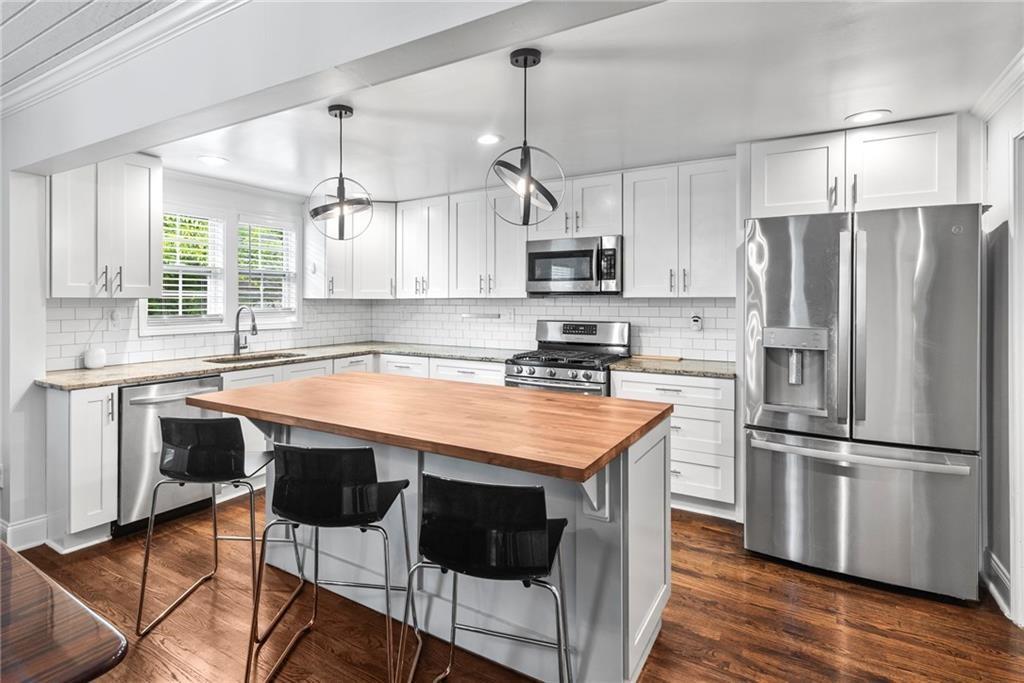 195 Laurel Avenue SW