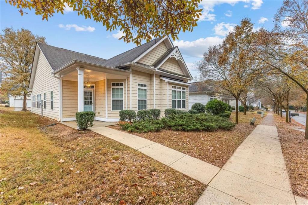 5863 Landers Loop, Fairburn, Georgia image 1