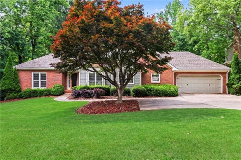 Homes For Sale - 560 Flying Scot Way<br/> Alpharetta, GA 30005