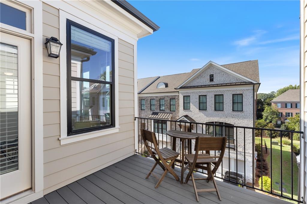 Towns on Thompson - Residential
