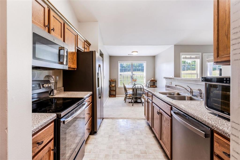 268 White Circle, Winterville, Georgia image 17