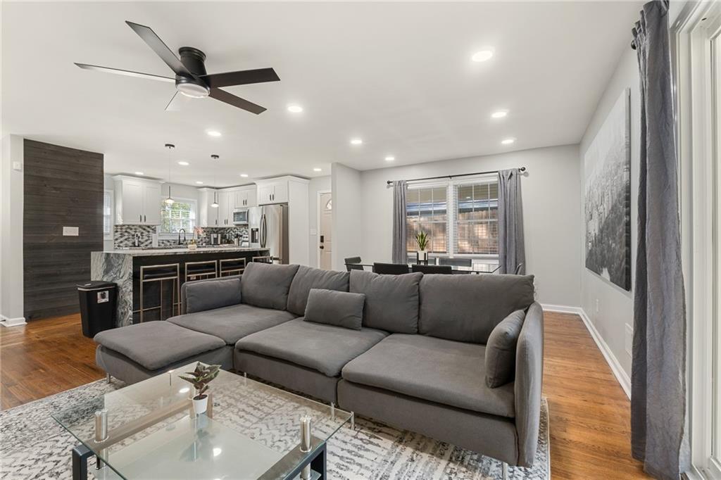 1918 Flintwood Drive SE