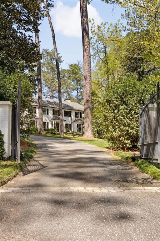 Tuxedo Park - Residential