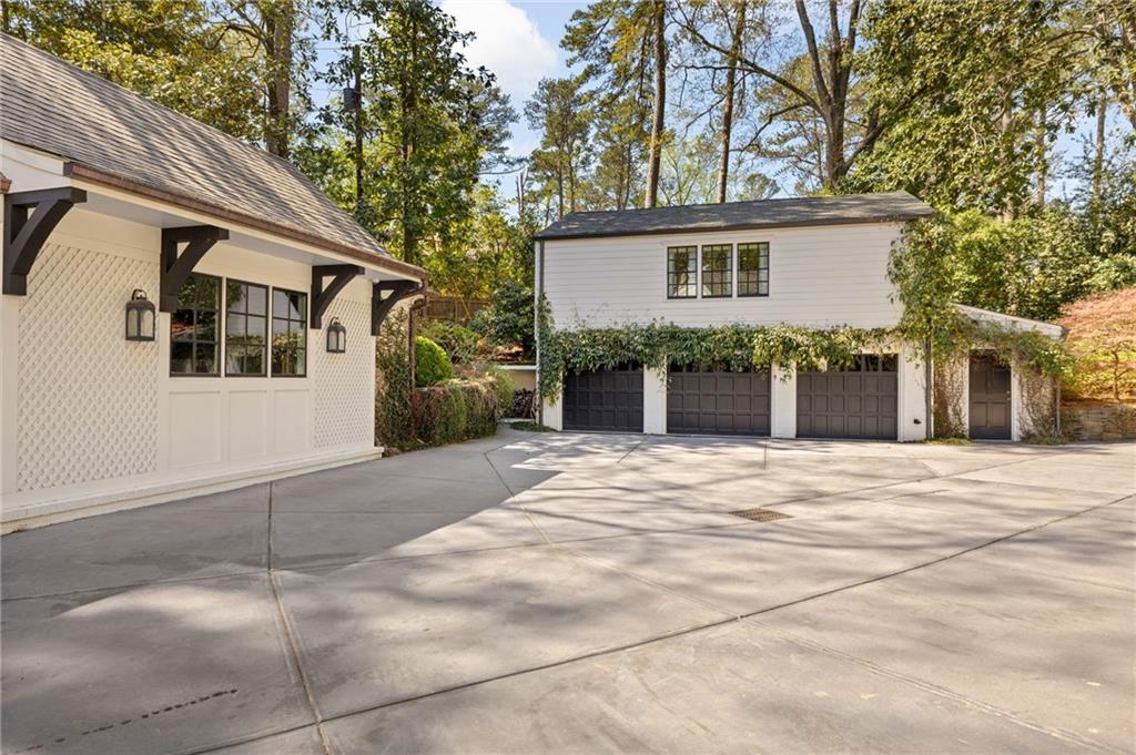 Tuxedo Park - Residential