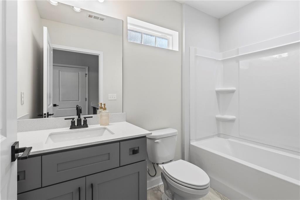 1975 Hollywood Road NW 14