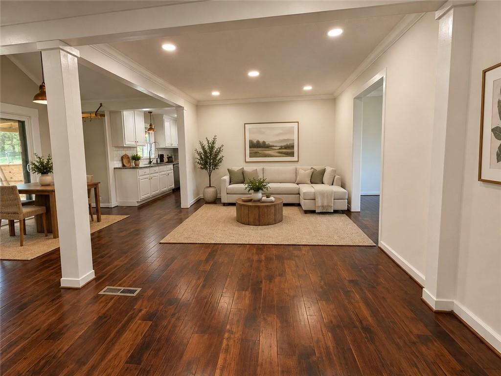 306 Pheasant Run SE