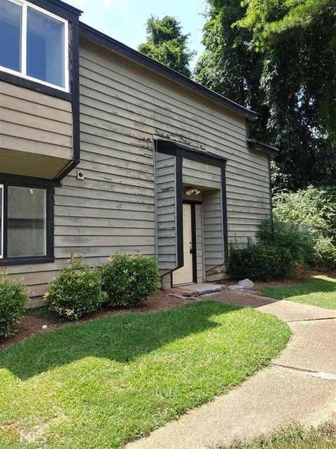 Homes For Sale - 6020 Regent Manor<br/> Lithonia, GA 30058