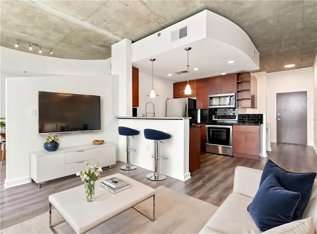 3324 Peachtree Road NE 808