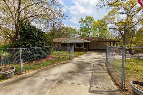 Homes For Sale - 130 Stroud Drive<br/> Mableton, GA 30126