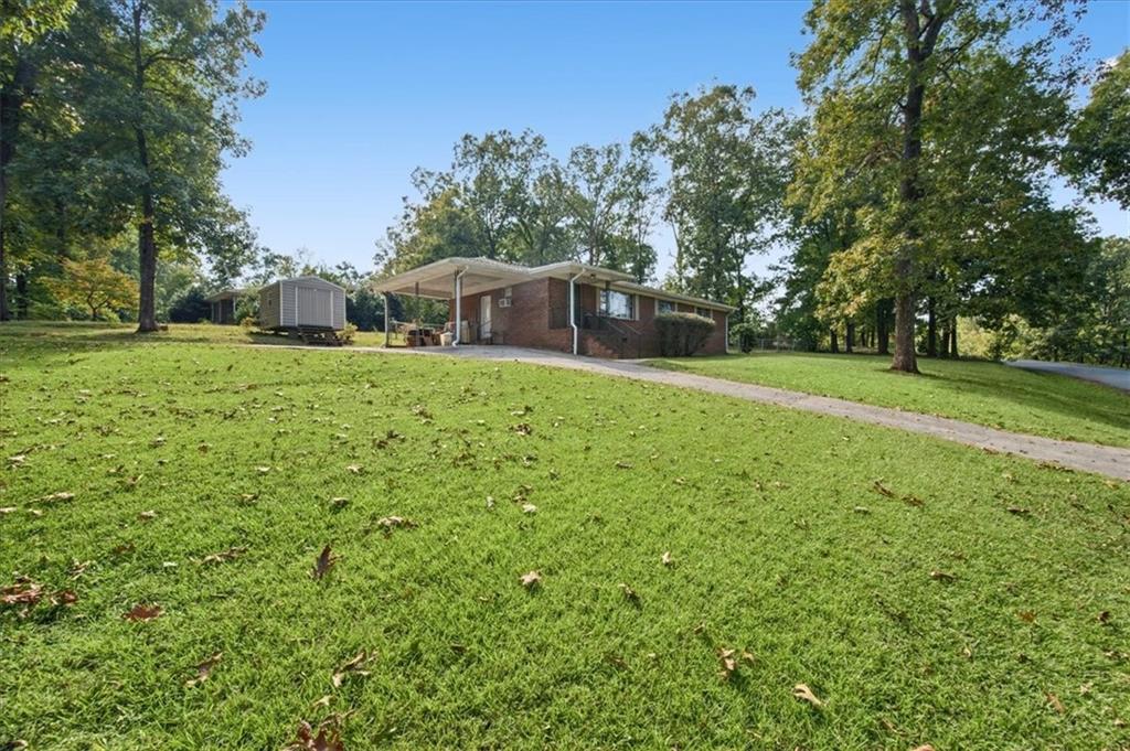 40 Summit Drive SE