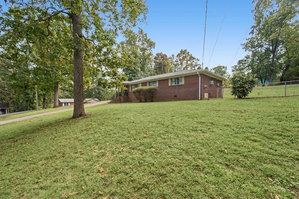 40 Summit Drive SE
