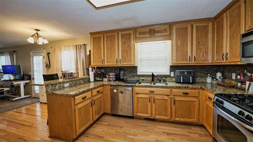 1049 Fieldstone Drive, Canton, Georgia image 13