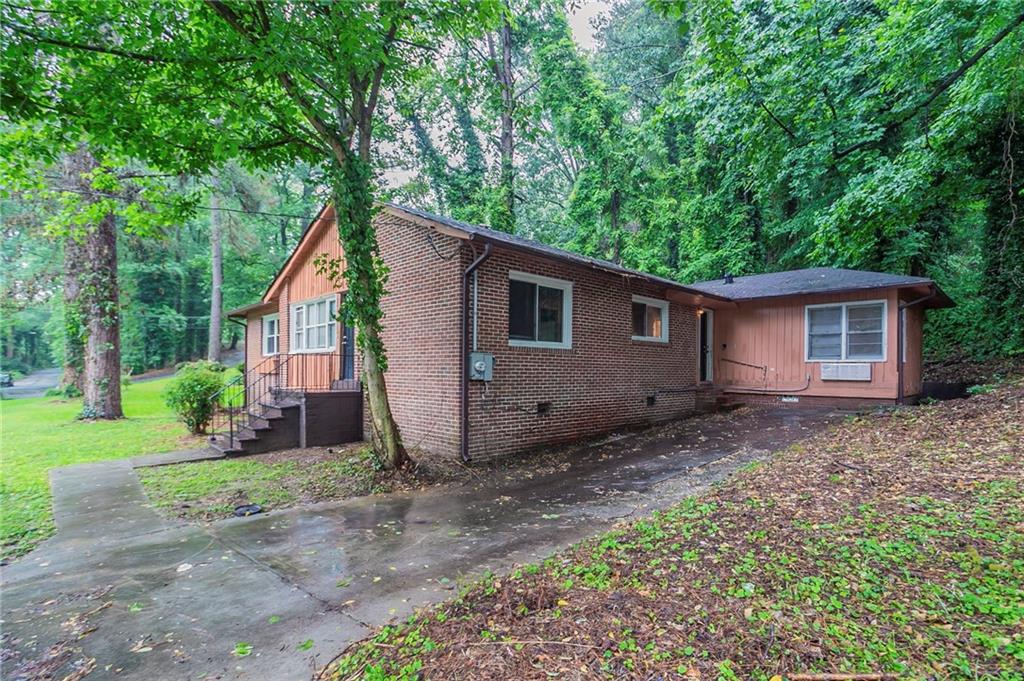 2046 Rector Drive SW