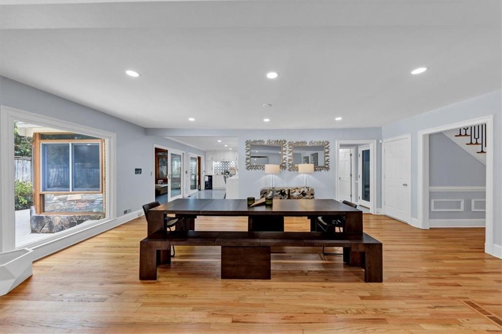 4521 Woodhaven NE