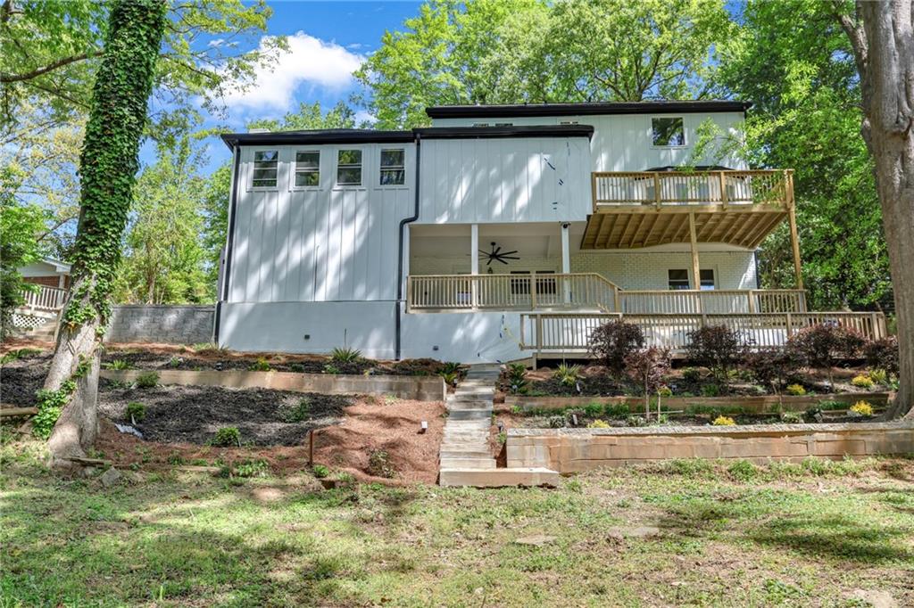 2707 Cosmos Drive NE