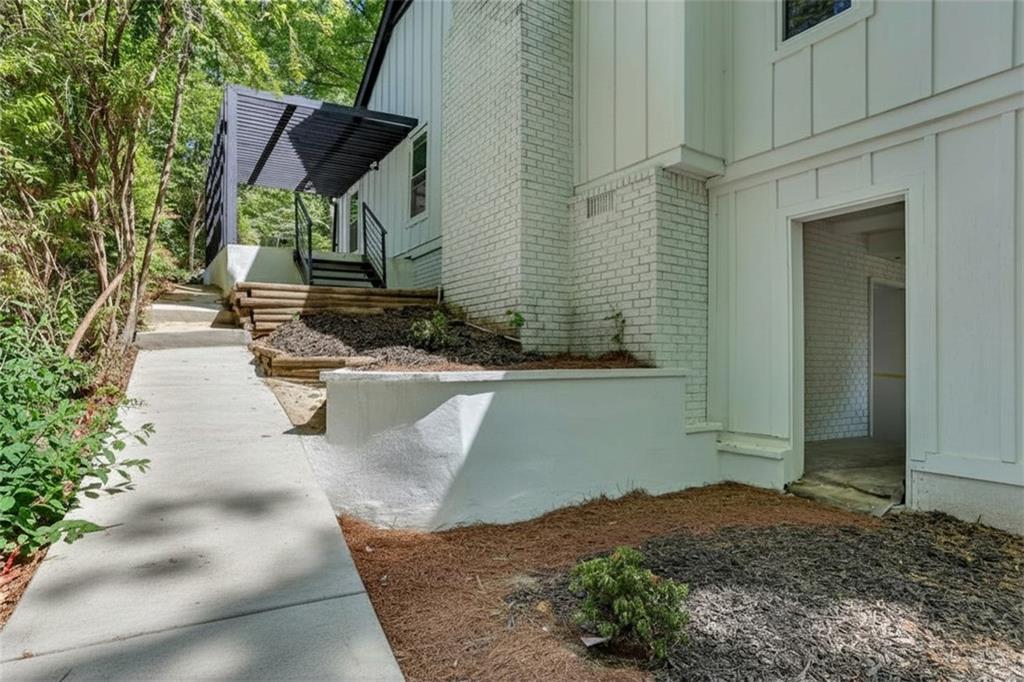 2707 Cosmos Drive NE