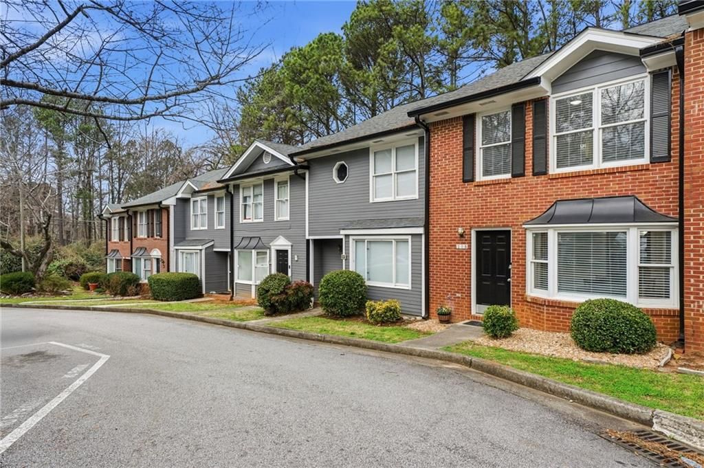 Photo of 306 Autumn Leaf Way Way, Norcross, GA 30093 (MLS # 7726261)