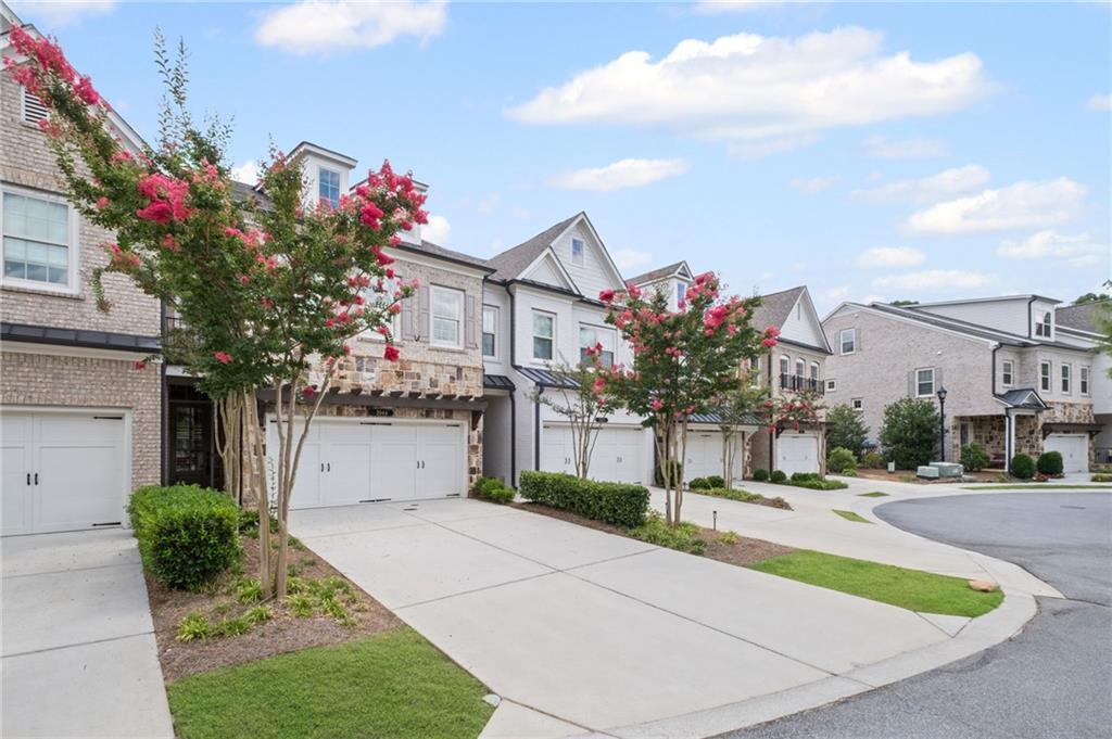 3944 Cliffmont Circle