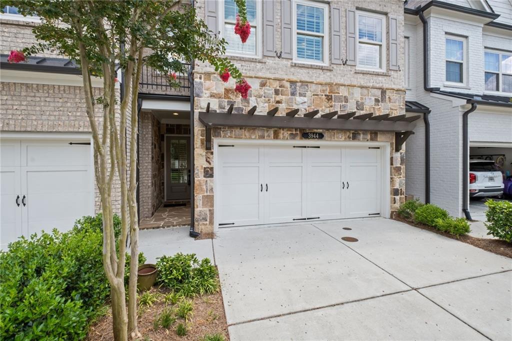 3944 Cliffmont Circle