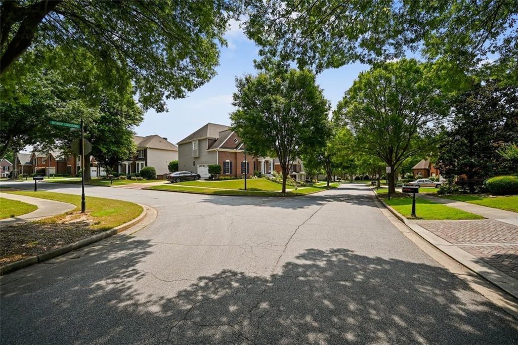 828 Ivy Cove NE