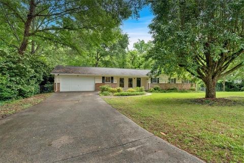 450 S Susan Creek Drive Stone Mountain GA 30083