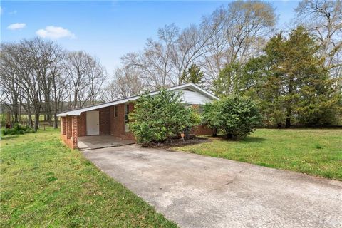 31 Mill Street Cave Spring GA 30124