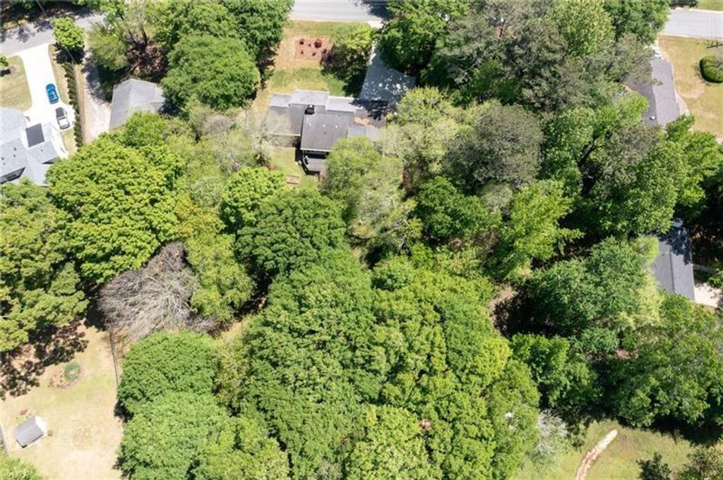 Photo of 170 Mayfield Circle, Alpharetta, GA 30009 (MLS # 7704525)