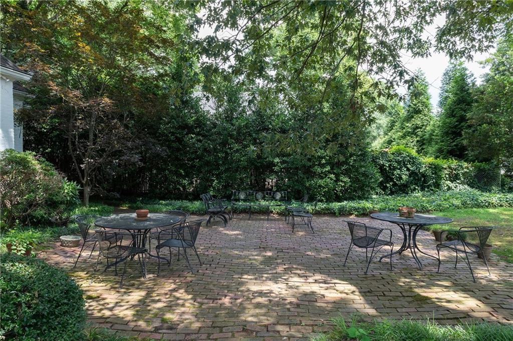 414 Peachtree Battle Avenue NW