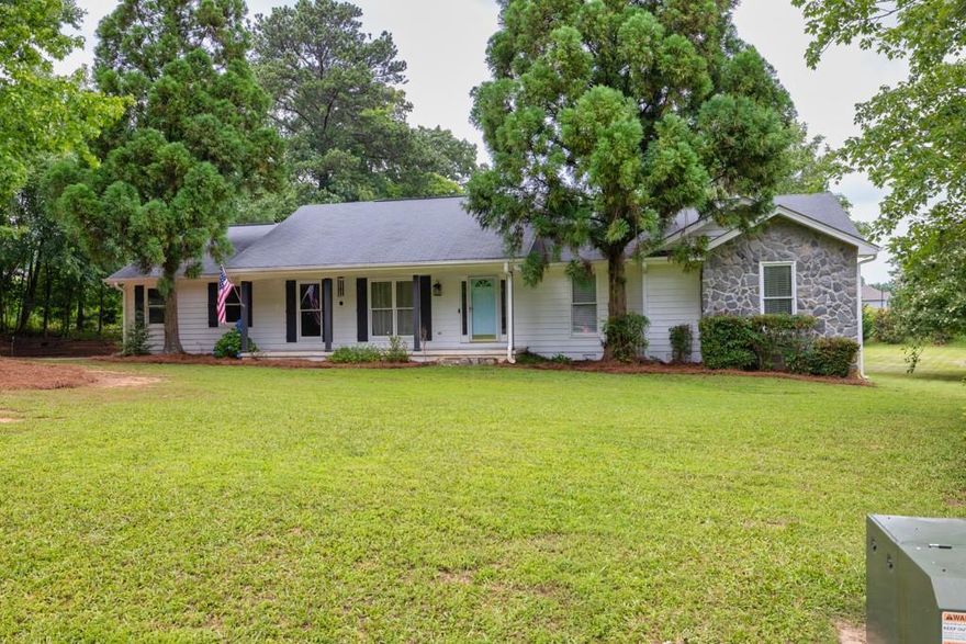 Welcome to 3590 Canon Creek Dr. This beautiful ranch offers 3 bedrooms, 2 full baths, and 1 half bath. Brand new kitchen appliances, new stainless steel washer and dryer, new hardwood tile flooring throughout, and white painted kitchen cabinets. Enjoy the large front and back yard, ideal for gardening or outdoor entertaining. This house is only minutes from shopping, dining, and everyday conveniences, making this rental the perfect blend of comfort and convenience.
