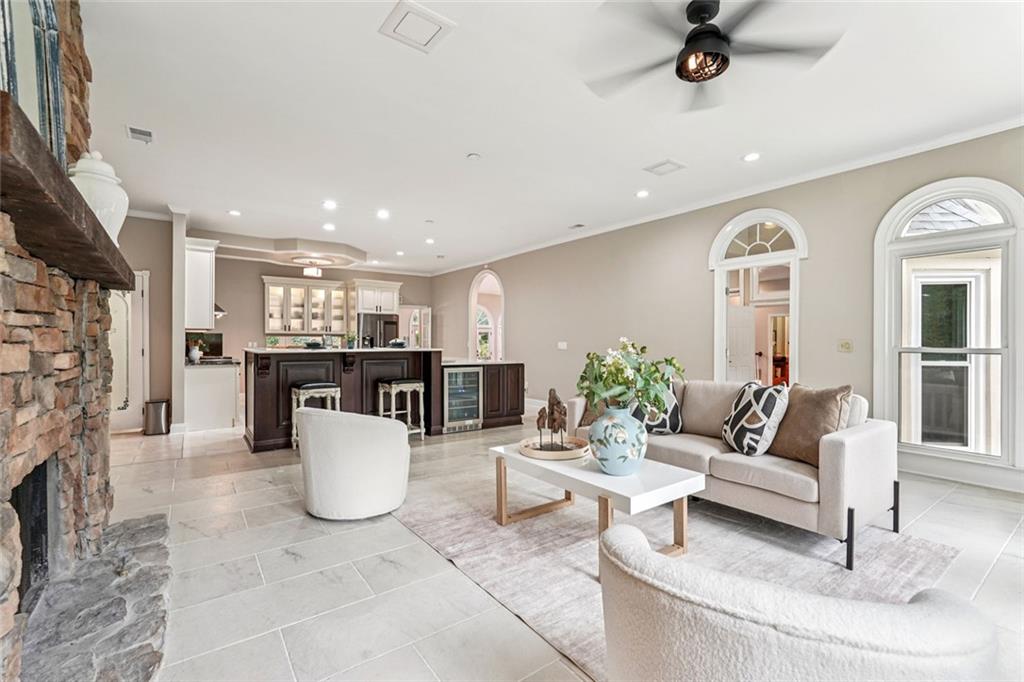 ATLANTA COUNTRY CLUB - Residential