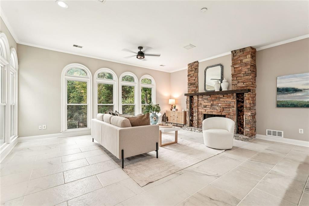 ATLANTA COUNTRY CLUB - Residential