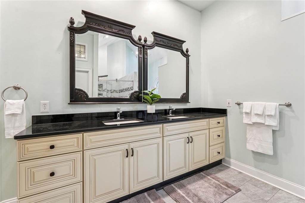 ATLANTA COUNTRY CLUB - Residential