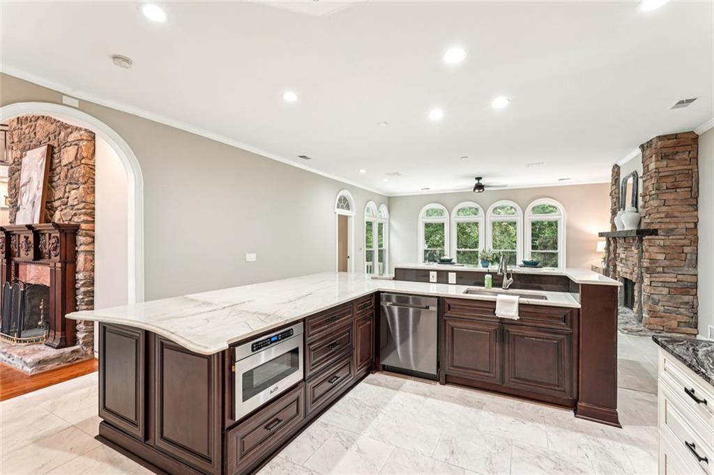 ATLANTA COUNTRY CLUB - Residential