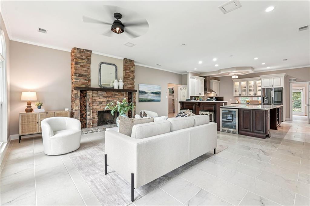 ATLANTA COUNTRY CLUB - Residential