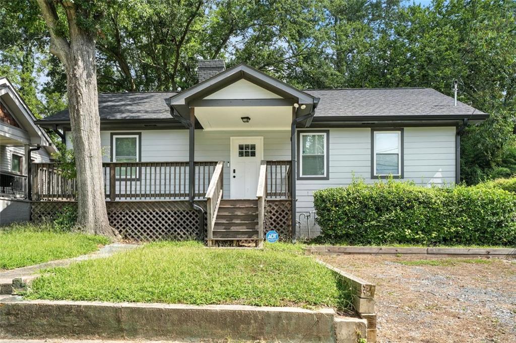 Welcome to 1585 Archer St SW, Atlanta, GA 30314! Nestled in the heart of the vibrant Mozley Park neighborhood, this charming single-family home offers the perfect blend of classic character and modern updates. Step inside to discover a spacious, light-filled living area with gleaming hardwood floors and an open-concept layout—ideal for entertaining or relaxing after a day in the city.
The updated kitchen features sleek countertops, stainless steel appliances, and ample cabinet space, making meal prep a breeze. Retreat to the generously sized bedrooms, each offering comfort and privacy. The backyard is perfect for gatherings, gardening, or simply enjoying Atlanta’s beautiful weather.
Located just minutes from the Atlanta BeltLine, Mercedes-Benz Stadium, and the bustling West End, you’ll have easy access to some of the city’s best dining, shopping, and entertainment. Nearby businesses include Slutty Vegan, Westview Corner Grocery, and the popular Monday Night Garage brewery. With close proximity to public transportation and major highways, commuting is a breeze.