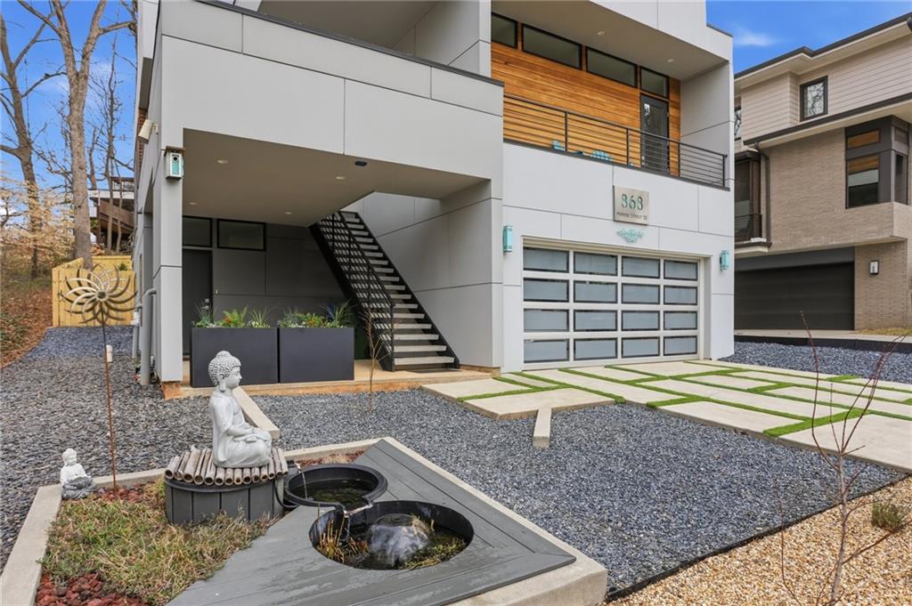 868 Mercer Street SE