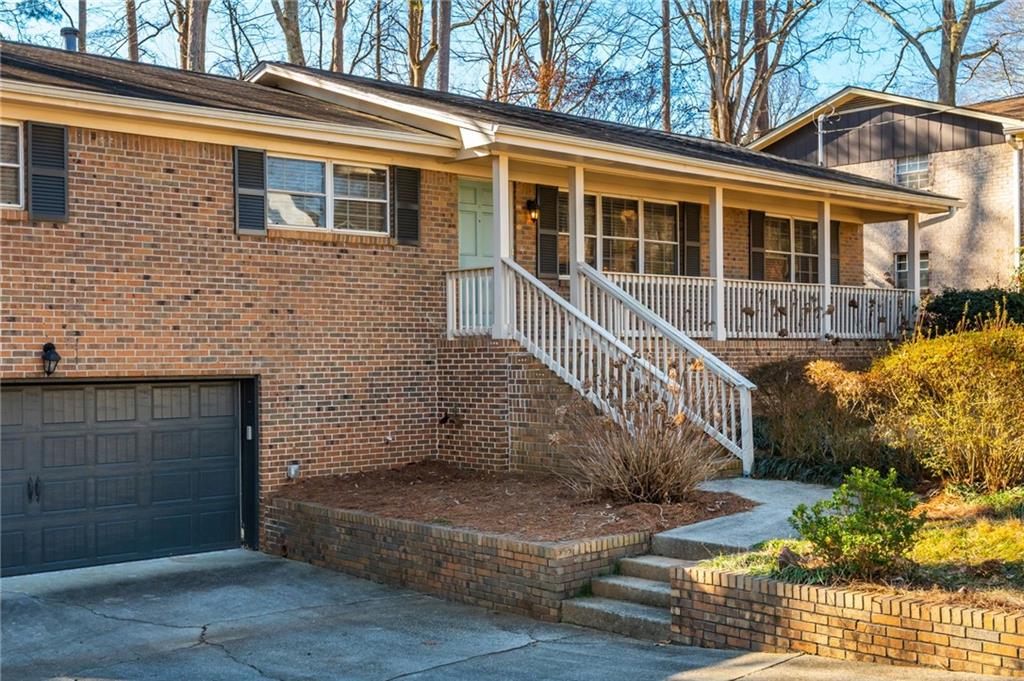 820 Highview Drive SE