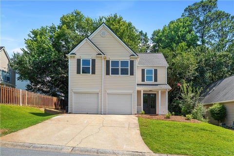 Homes For Sale - 2003 Crestview Way<br/> Woodstock, GA 30188