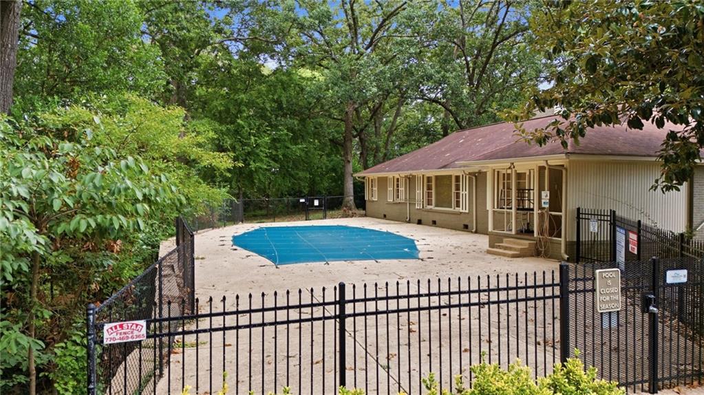 1742 Woodcliff Place