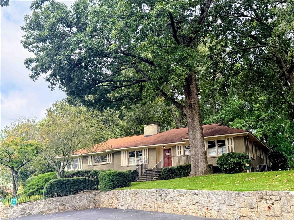 1742 Woodcliff Place