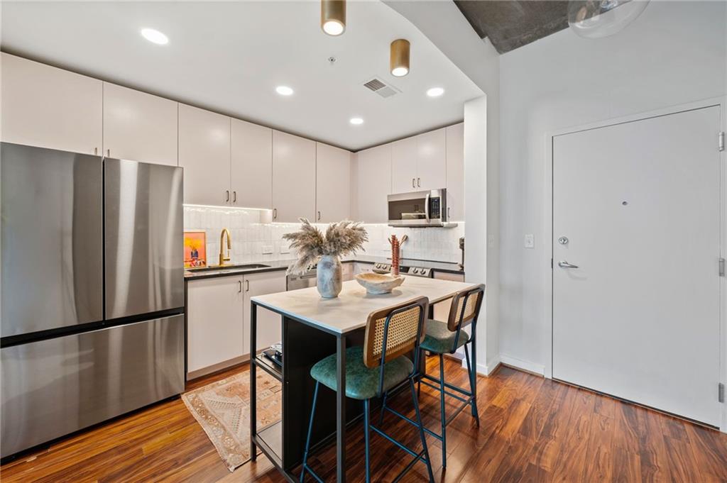 860 Peachtree Street NE 1513