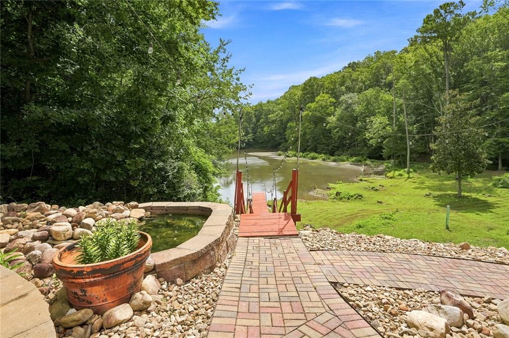 188 Covered Bridge Trail SW