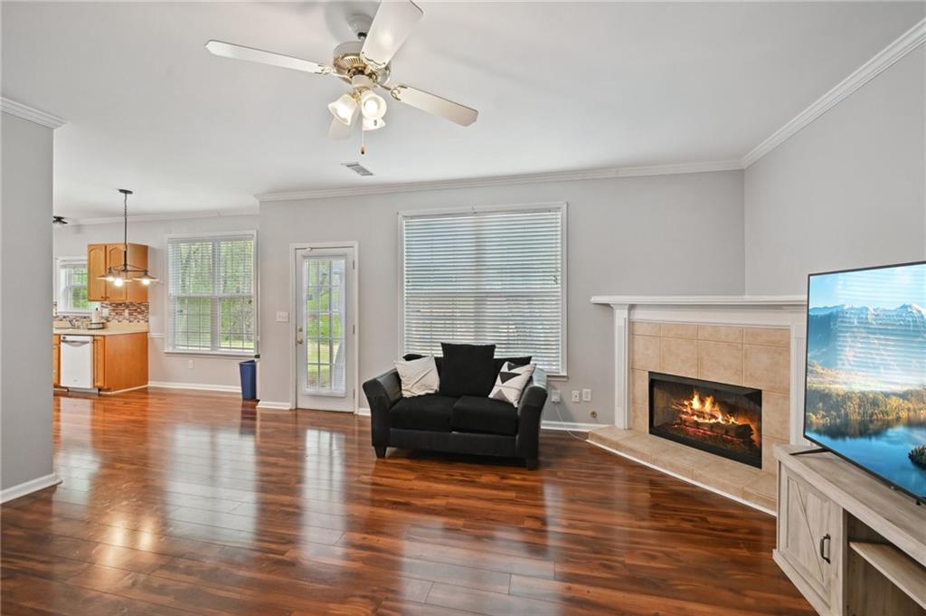 2422 Temple View Drive, Snellville, Georgia image 10