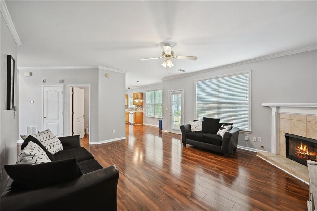 2422 Temple View Drive, Snellville, Georgia image 8